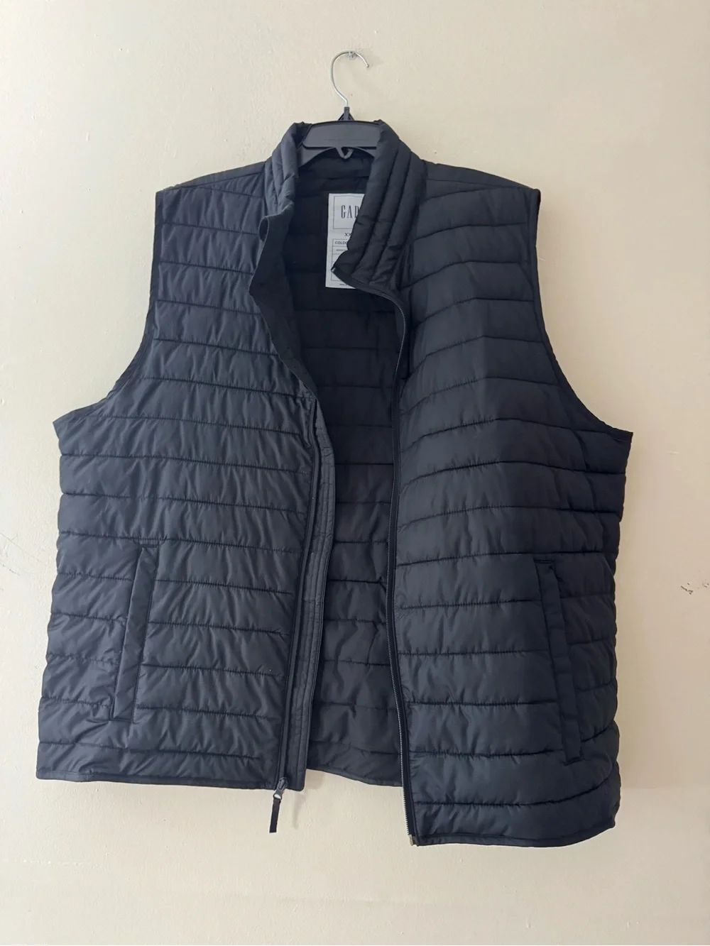 GAP Men's Black Quilted Puffer Vest